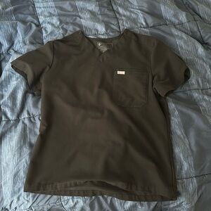 Figs Slim Leon Three Pocket Scrub Top